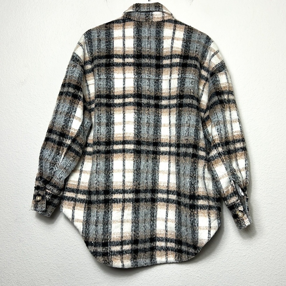 Good American Oversized Plaid Shacket - Picture 5 of 7